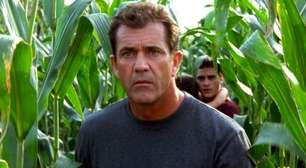 Maior bilheteria da carreira de Mel Gibson é uma ficção científica dos anos 2000 que está no streaming