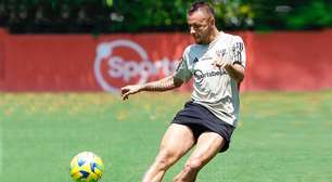 Rafinha vai completar 100 jogos com a camisa do São Paulo, na Libertadores