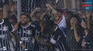 Romero celebra gols em vitória do Corinthians
