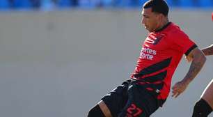 Cuca confirma que Petterson, emprestado pelo Flamengo, segue fora dos planos do Athletico