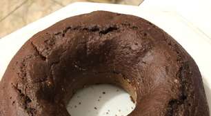 Bolo de chocolate fofinho: sem farinha e sem glúten