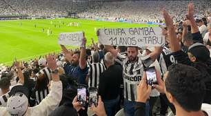 Torcida do Santos provoca Corinthians na Neo Química Arena: 'Festa no lixeiro'