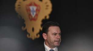 Premiê de Portugal apresenta um novo governo em contexto de incertezas