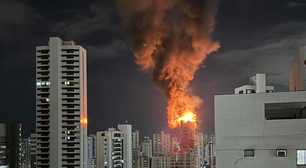 Incêndio de grandes proporções atinge prédio em construção no Recife
