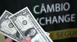 Dólar emenda 5º alta consecutiva e fecha a R$ 5,26; Bolsa cai
