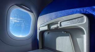 Passageiro briga no avião por receber apenas 'duas bolachinhas' como lanche: "Só querem faturar"
