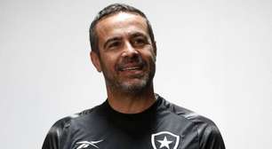 Artur Jorge mostra conhecimento sobre Botafogo e causa boa impressão em primeiro treino