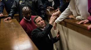 'Apenas uma sombra': Oscar Pistorious vive de favor e faz trabalho voluntário em igreja