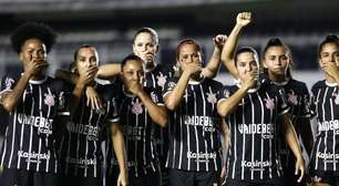 Jogadoras do Corinthians protestam após Santos contratar treinador acusado de assédio