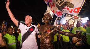 Vasco homenageia Roberto Dinamite, o MAIOR DE TODOS; família se emociona