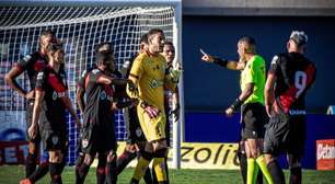 Arbitragem compromete em três jogos e ofusca inovações na abertura do Brasileiro