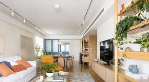 Apê de 180 m² ganha azul na marcenaria e nos revestimentos da cozinha