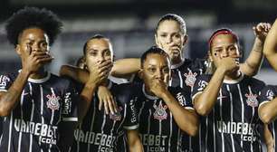 Jogadoras do Corinthians protestam contra técnico acusado de assédio