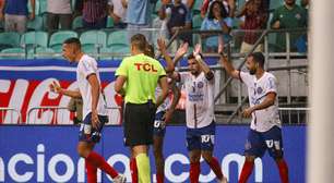 Em jogo marcado por forte chuva, Bahia vence Fluminense de virada, pelo Brasileirão