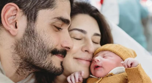 Pilar nasceu! Fernanda Paes Leme dá à luz e revela rosto da primeira filha com Victor Sampaio; veja fotos do nascimento!