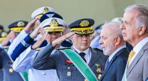 Em evento com Lula, comandante do Exército cobra 'previsibilidade orçamentária' para Defesa