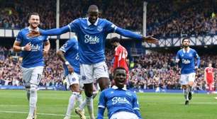 Everton vence Nottingham e se afasta da zona de rebaixamento do Inglês