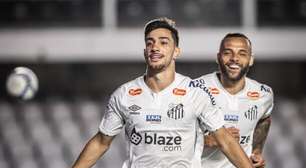 Determinante na vitória do Santos, Pedrinho dedica gol à família