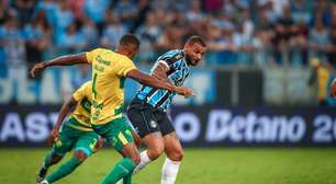 Lance absurdo de JP Galvão no jogo do Grêmio viraliza: "eu não acredito que ele fez isso"