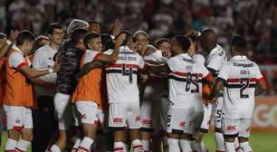 Com Zubeldía no estádio, São Paulo joga bem e conquista primeira vitória