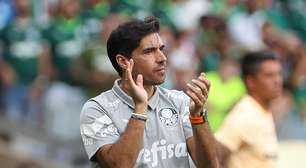 Abel usa Corinthians como exemplo em polêmica com gramado do Palmeiras