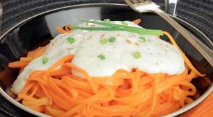 Espaguete de cenoura ao molho branco: receita saudável e diferente