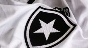 Volante do Botafogo é afastado pela diretoria antes do clássico contra o Flamengo