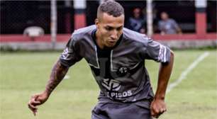 Jogador de futebol do Medellín morre após bater cabeça em muro durante partida