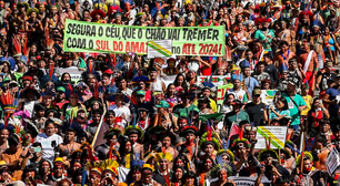 Milhares de indígenas marcham em Brasília por demarcação de terra e direitos da comunidade
