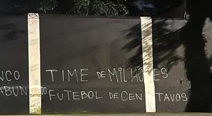 Corinthians tem muros do Parque São Jorge pichados após derrota para o Argentinos Juniors