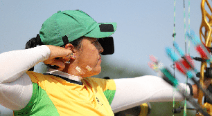 Jane Karla lidera classificatória do Parapan de tiro com arco
