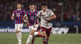 Jogadores do Fluminense reclamam de gramado no Paraguai: 'Difícil de jogar'