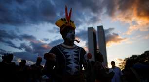 Indígenas protestam em Brasília contra falta de proteção a suas terras ancestrais