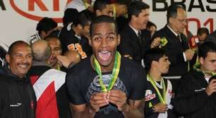 777 analisa contratação de medalhão campeão pelo Vasco na Copa do Brasil de 2011