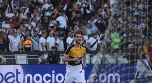 Fellipe Mateus analisa goleada do Criciúma sobre o Vasco: 'Jogamos bem com e sem a bola'