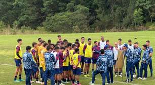 Ex-companheiro, Eltinho brinca com Tcheco como treinador no Paraná Clube: "continua chato"