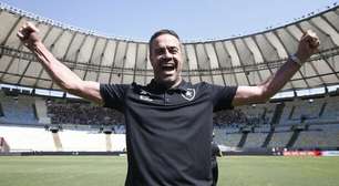Artur Jorge exalta o Botafogo na vitória sob sol forte