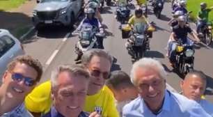 Caiado participa de motociata de Bolsonaro em Ribeirão Preto