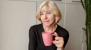 Quais alimentos evitar na menopausa? Nutricionista revela