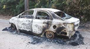 Corpo queimado dentro de carro incendiado é encontrado em rodovia no Litoral; polícia investiga