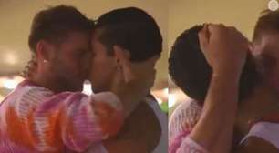 'Túnel do Amor': Daniel Lenhardt dá beijão em Kako, após dizer que rapaz não faz seu 'tipo'