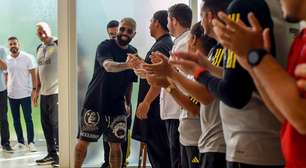 Gabigol é recebido com aplausos em retorno ao CT do Flamengo; veja vídeo