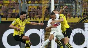 Zagueiro do Dortmund revela como impediu Mbappé de ter boa atuação na Champions: 'É muito difícil'