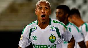 Deyverson ignora Palmeiras e negocia com rival direto do Verdão