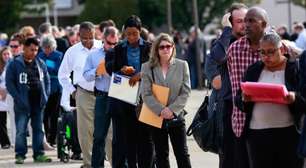 Pedidos semanais de auxílio-desemprego nos EUA permanecem inalterados