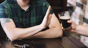 Parar de beber álcool: os benefícios imediatos para saúde