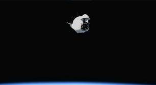 Nave Crew Dragon da SpaceX é migrada para outra porta da ISS