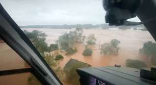 Imagens tristes! Helicóptero do Paraná chega ao Rio Grande do Sul e ajuda no resgate de pessoas ilhadas