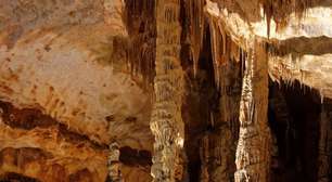 Humanos habitaram caverna escura e perigosa na França há 8 mil anos