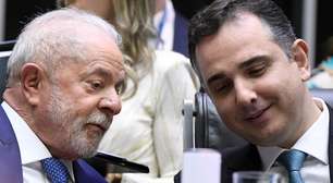 Lula se reúne com presidente do Senado no Alvorada para tentar conter crise com parlamentares